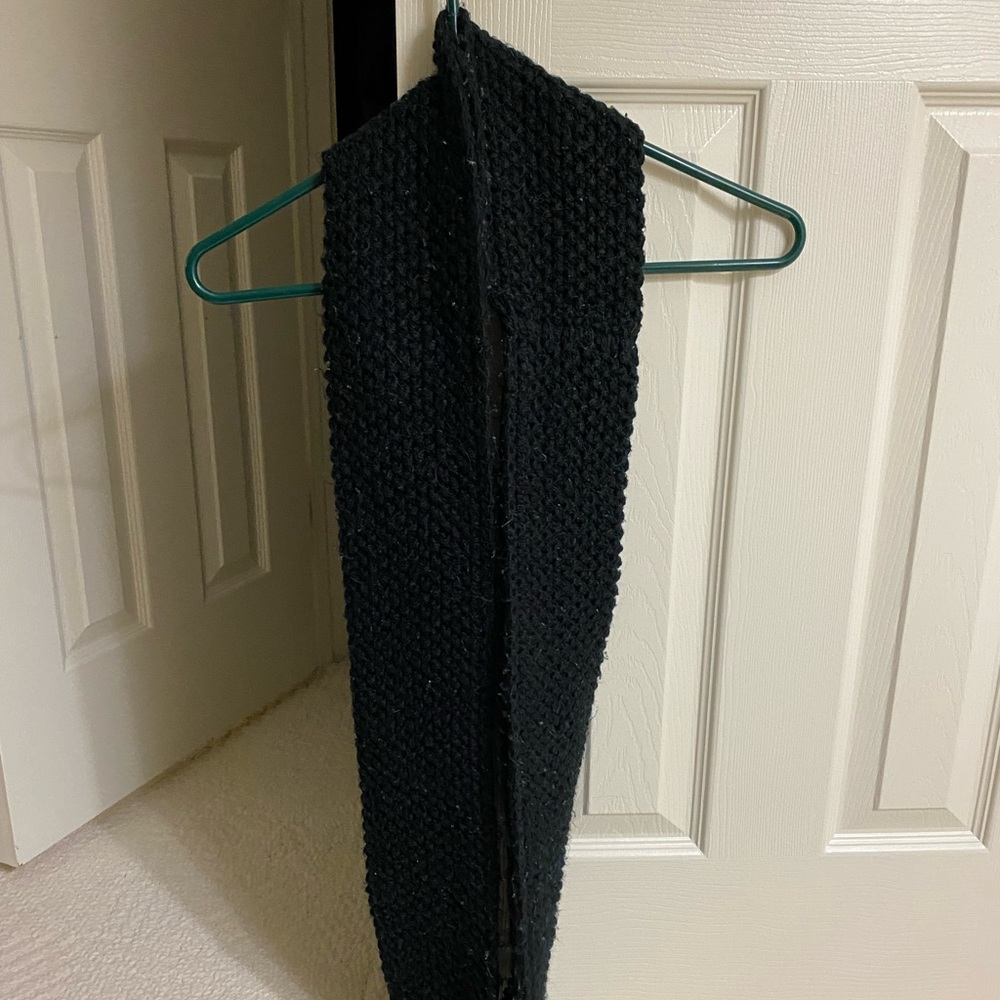 Black old navy infinity scarf